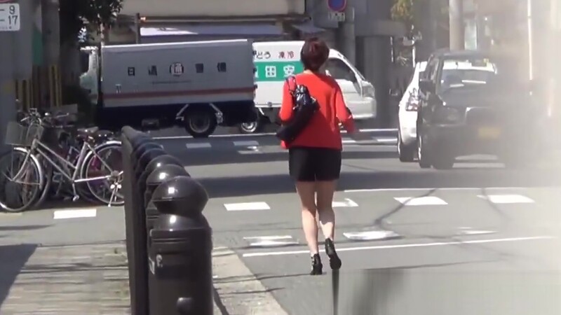 Japanese women expose pussies while peeing in public