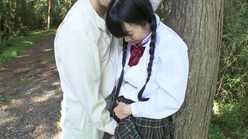 B2K1501-A school girl who can’t stand it on her way home from school and gets fucked by a park manager